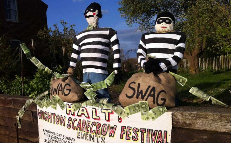 Wighton great train robber scarecrows